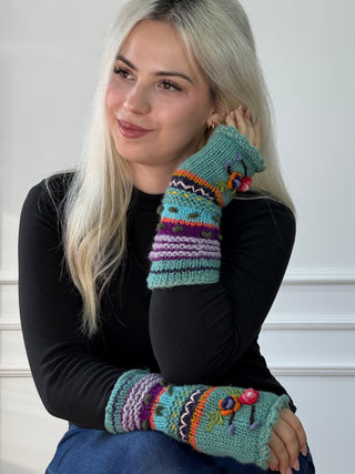 Mânuși din lână lucrate manual