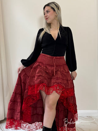 Aszimmetrikus csipkés szoknya