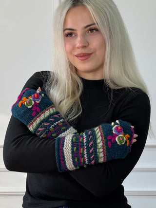 Mânuși din lână lucrate manual