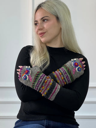 Mânuși din lână lucrate manual