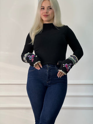 Mânuși din lână lucrate manual