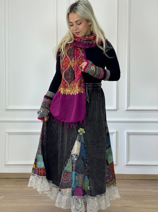 Stola cu model brodat de viță de vie