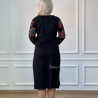 Kleid mit Dreiviertelärmeln und Blumendruck – Rot