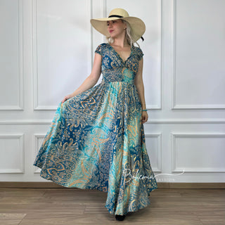 Kleid mit Wespentaille