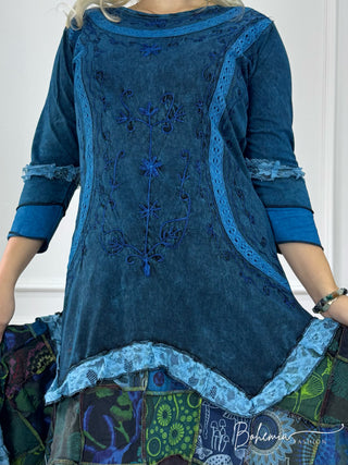 Hímzett patchwork ruha