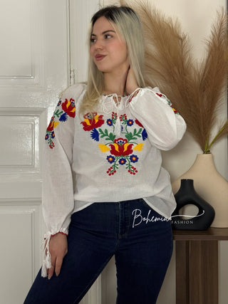 Bluza brodată cu model floral