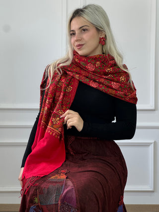 Stola brodată cu model floral