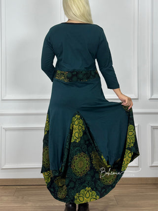 Kleid mit weitem Rock