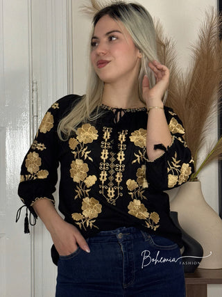 Bluza brodată cu model floral