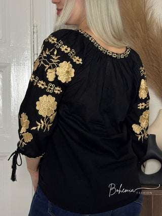 Bluza brodată cu model floral