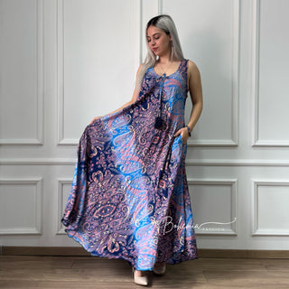 Langes Kleid mit breiten Trägern