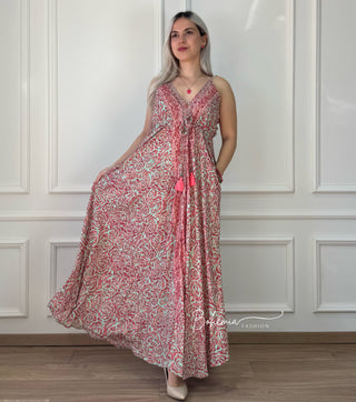 Maxikleid mit Rüschen auf der Rückseite