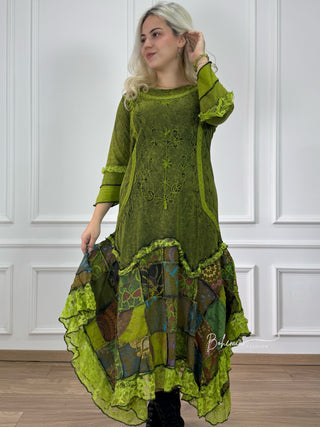 Hímzett patchwork ruha