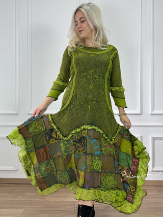 Hímzett patchwork ruha