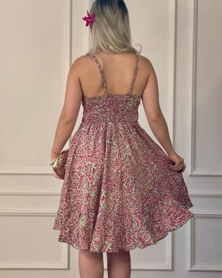 Rochie scurtă cu panglică