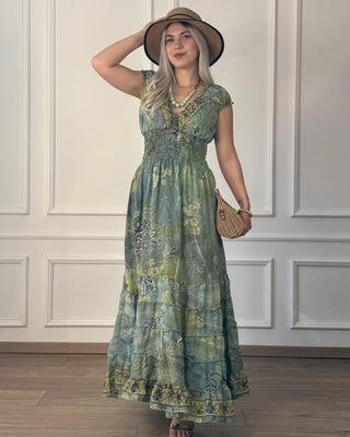 Rochie cu talie încrețită și poale cu volane