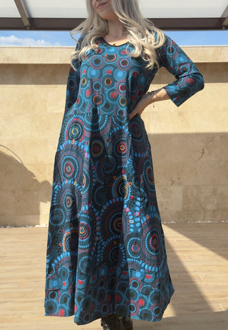 Langes nepalesisches Kleid