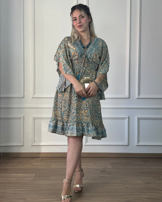 Rövid ruha fűzős mellrésszel