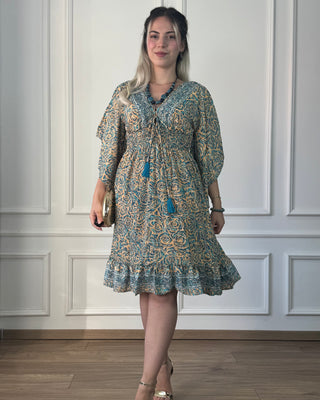 Rövid ruha fűzős mellrésszel