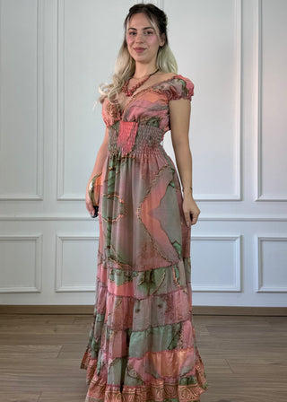 Darázsolt derekú ruha fodros aljjal