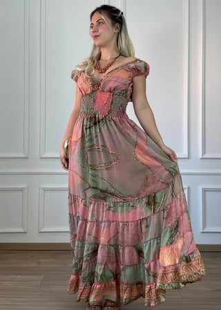 Darázsolt derekú ruha fodros aljjal