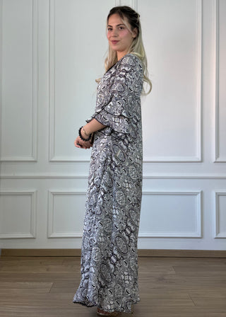 Rochie cu mâneci evazate în formă de A