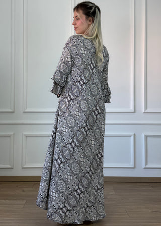 Rochie cu mâneci evazate în formă de A