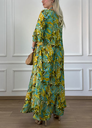 Rochie cu mâneci evazate în formă de A