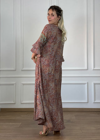 Rochie cu mâneci evazate în formă de A