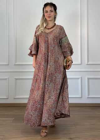 Rochie cu mâneci evazate în formă de A