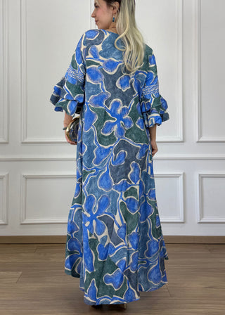 Rochie cu mâneci evazate în formă de A