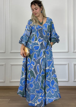 Rochie cu mâneci evazate în formă de A