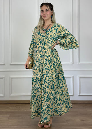 Rochie cu mâneci evazate în formă de A