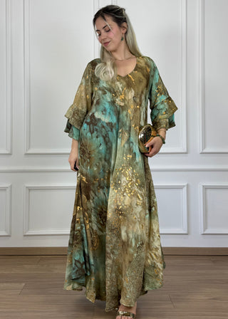 Rochie cu mâneci evazate în formă de A