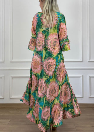 Rochie cu mâneci evazate în formă de A