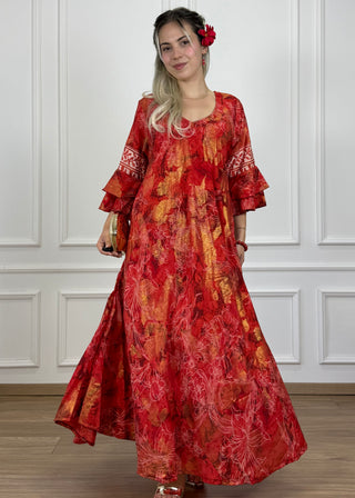 Rochie cu mâneci evazate în formă de A