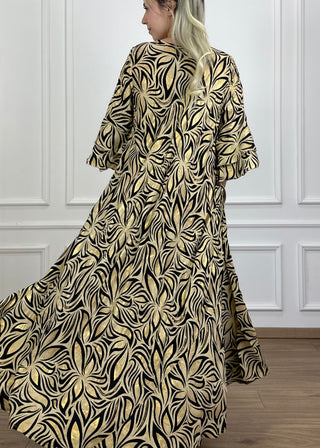 Rochie cu mâneci evazate în formă de A