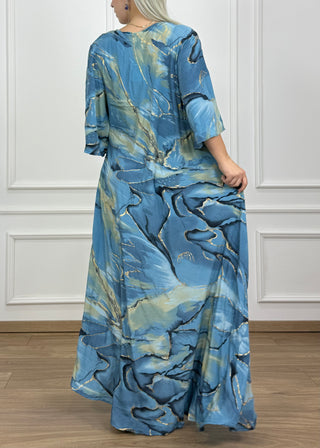 V-nyakú hosszú ruha