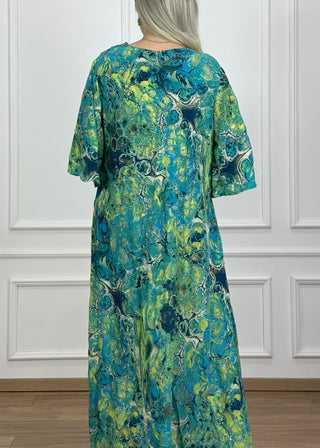 V-nyakú hosszú ruha