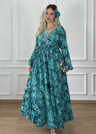 Langärmliges indisches Kleid