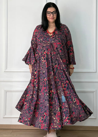 Tölcsérujjú maxi ruha