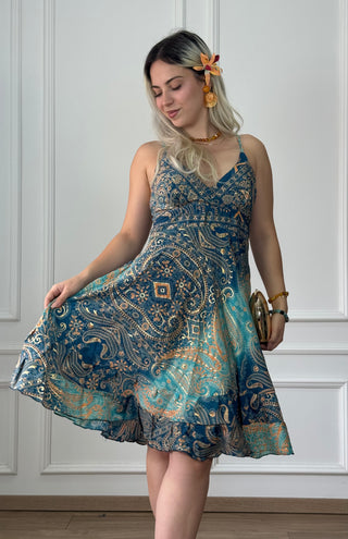 Rochie scurtă cu panglică