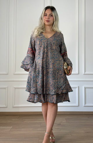 Tunică rochie cu mâneci evazate în formă de A