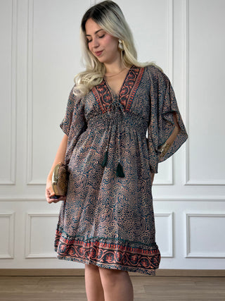 Rövid ruha fűzős mellrésszel