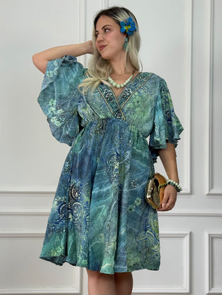 Rochie scurtă cu mâneci fluture