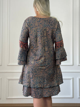 Tunică rochie cu mâneci evazate în formă de A