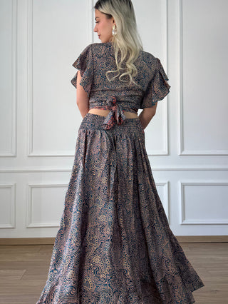 Felvágott hosszú szoknya