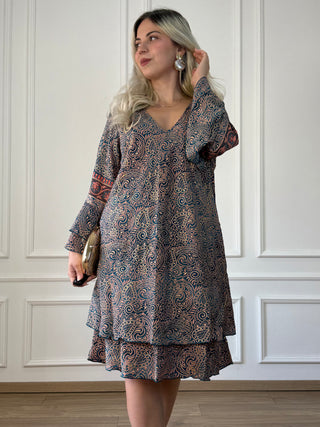Tunică rochie cu mâneci evazate în formă de A