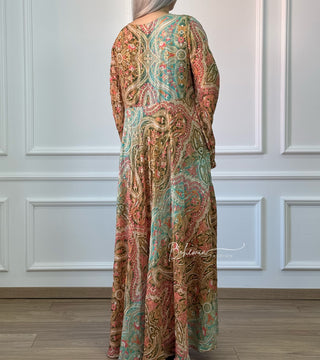 Langärmliges indisches Kleid