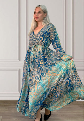 Langärmliges indisches Kleid
